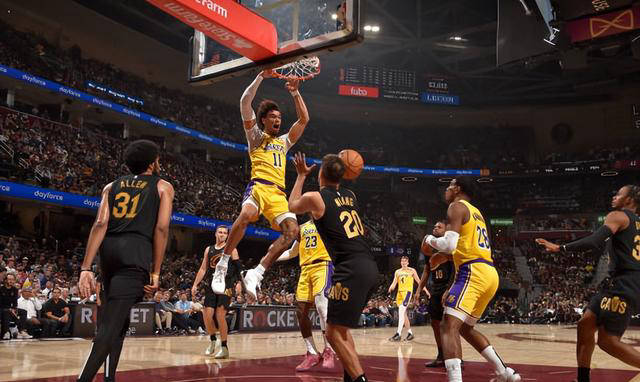 包含九游欢乐APP：湖人队新赛季：克里斯蒂表示将提升防守意识的词条