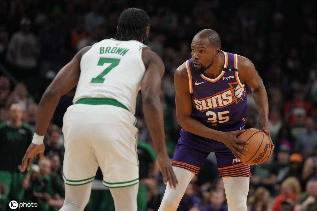 关于九游欢乐APP：凯尔特人队季前赛：波尔津吉斯融入迅速，进攻端展现多样性的信息