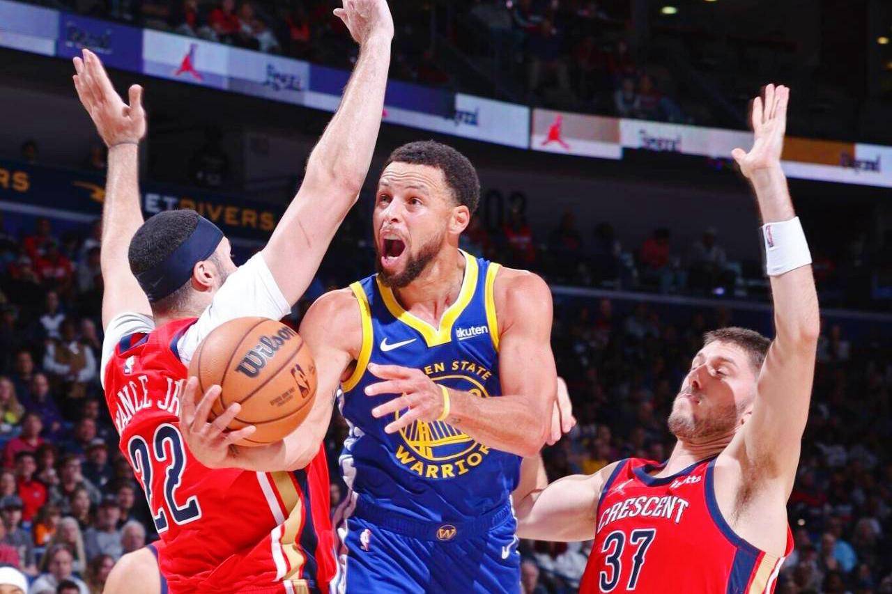 九游欢乐APP：勇士队战术调整：科尔计划增加快速转移球和空切配合的简单介绍