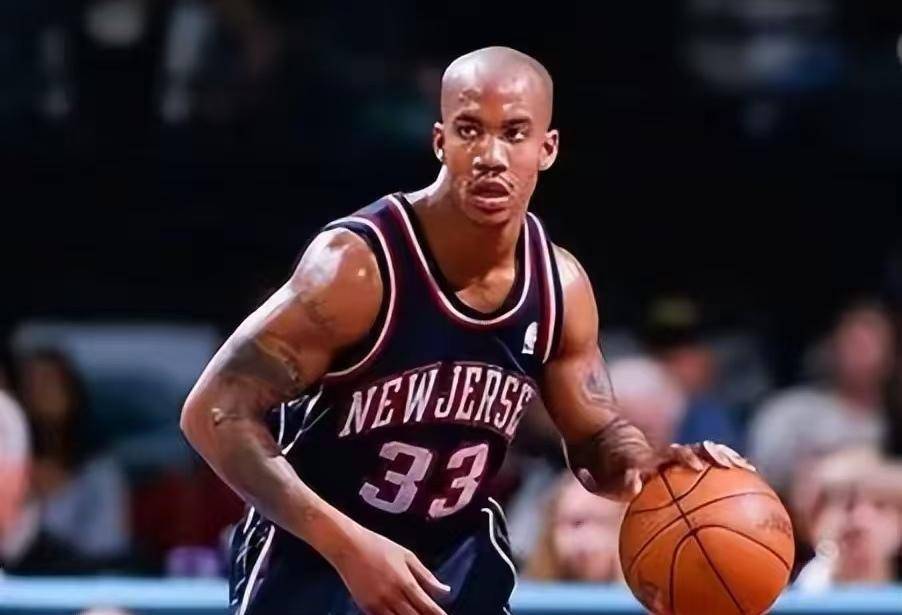 九游欢乐APP：交易分析：快船队送出多名球员，换来全明星内线的简单介绍