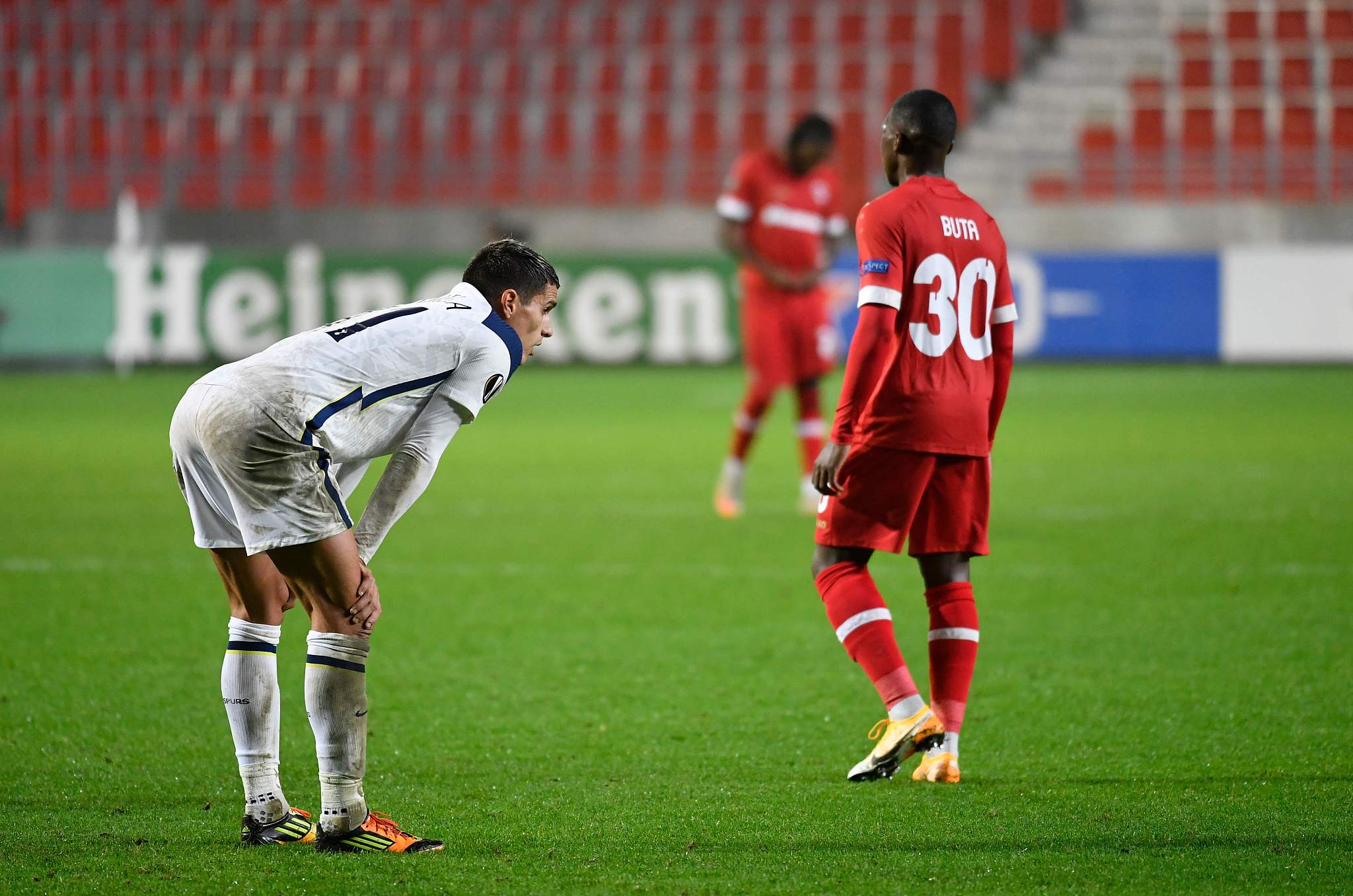 包含九游娱乐:锋线哑火！球队进攻乏力遭遇连败的词条