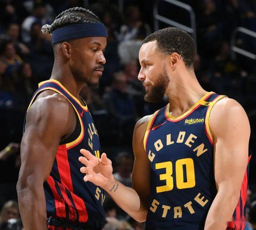 九游欢乐APP:掘金队约基奇的团队合作：如何与队友配合，提升整体实力？的简单介绍