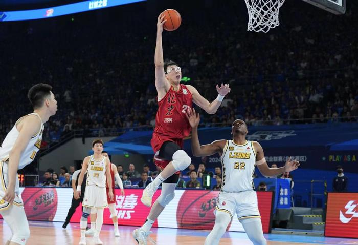 九游欢乐APP:76人队新赛季:里德表示将提升篮板球保护的简单介绍 九游欢乐APP:76人队新赛季:里德表示将提升篮板球保护的简单介绍