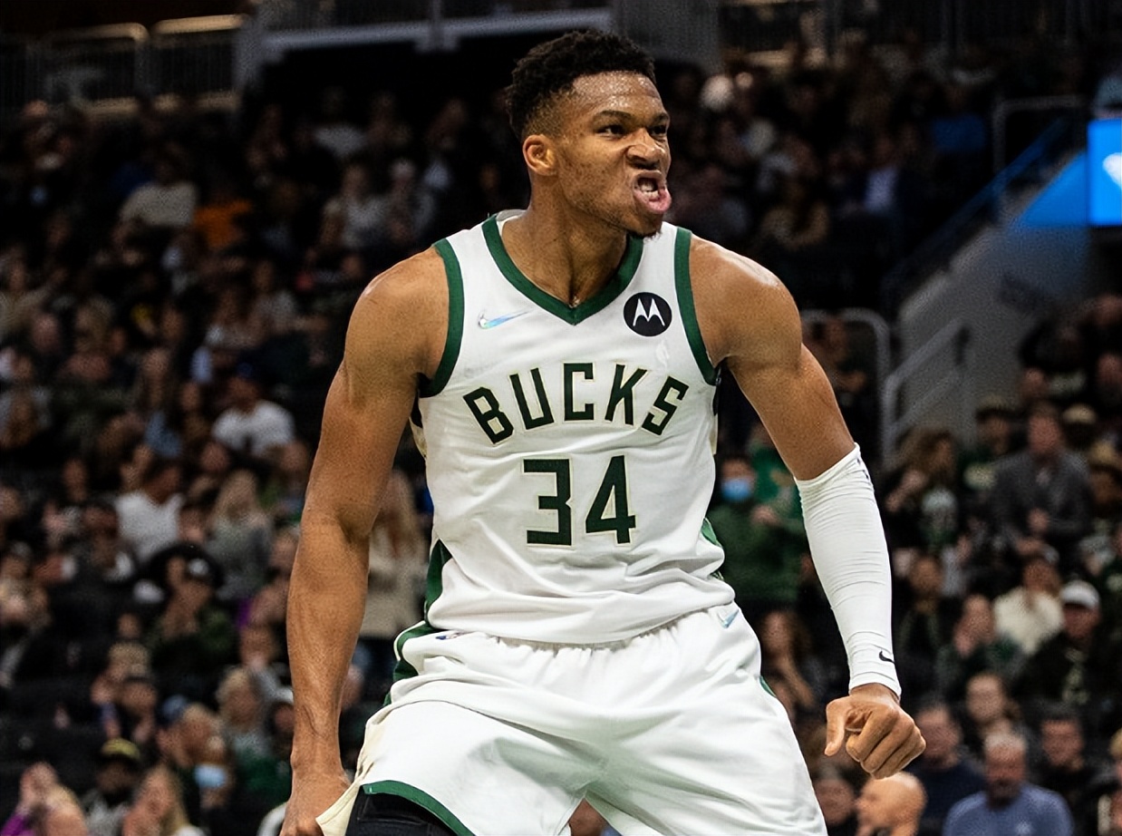 包含九游欢乐APP：球星访谈：字母哥谈新赛季目标和对球队的期望的词条