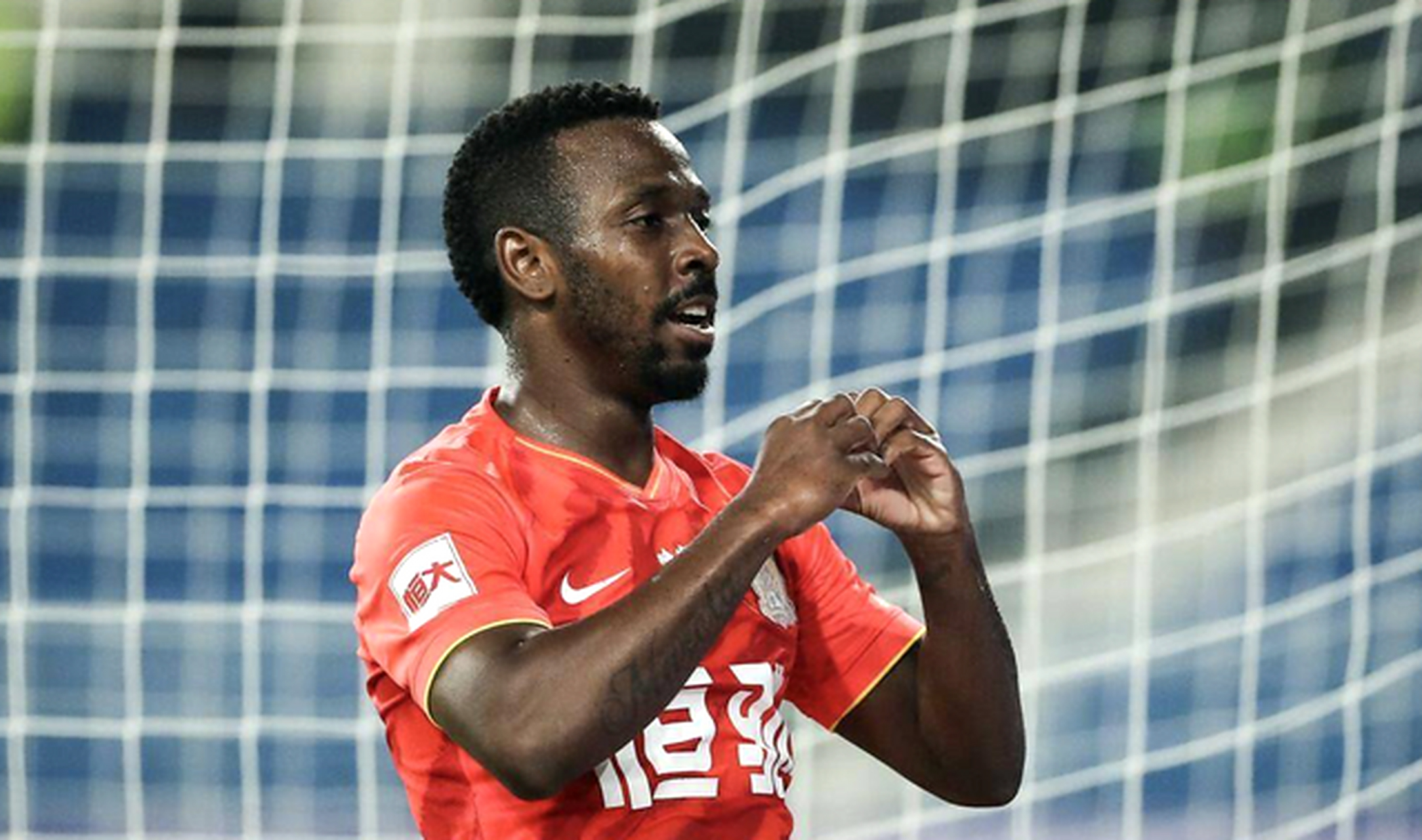 包含九游欢乐官方网站:归化球员费南多：在康复训练中积极努力，争取早日重返赛场的词条