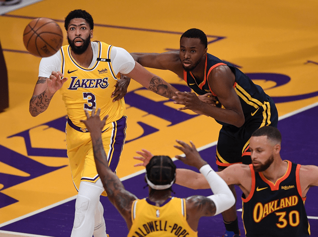 九游欢乐APP:湖人队新赛季的战术演练：如何提升进攻效率和防守强度？的简单介绍