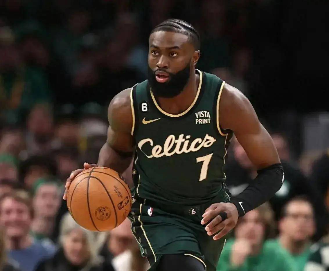 九游欢乐APP:凯尔特人队防守体系升级：如何限制对手的进攻火力？的简单介绍