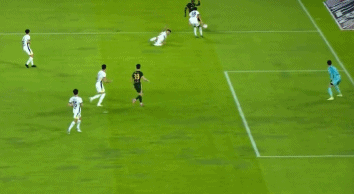 包含九游欢乐官方网站：中超联赛揭幕战现“争议判罚”，VAR技术再成焦点的词条