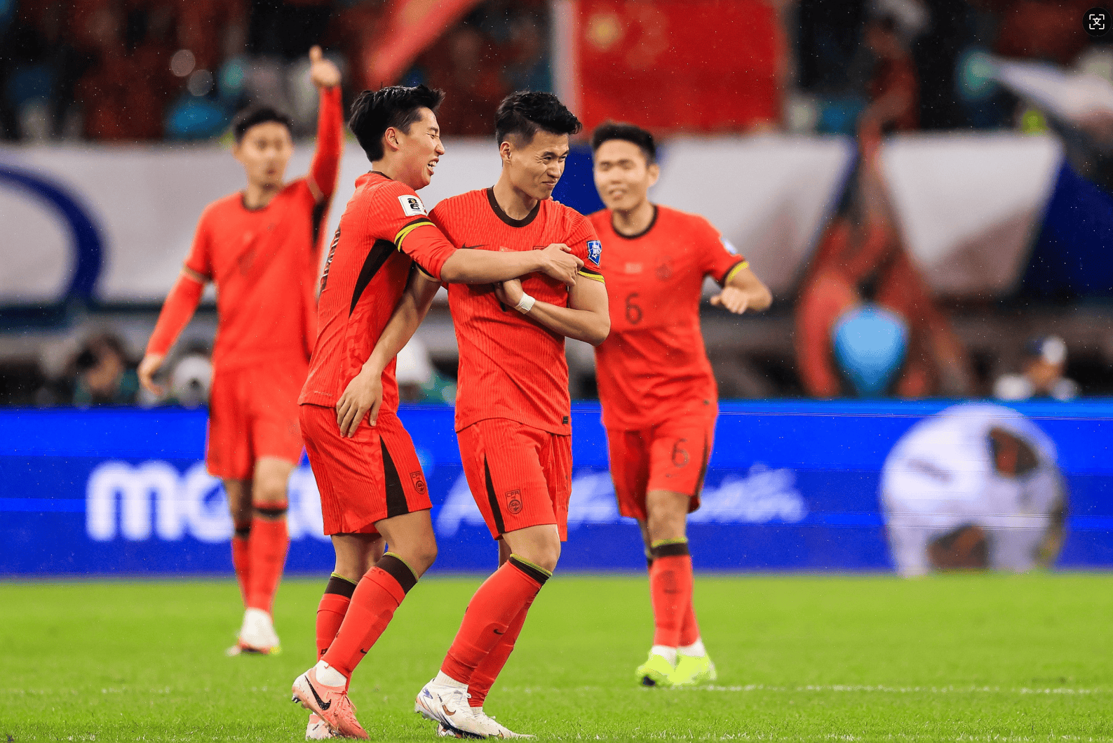 九游欢乐官方网站:中国足球留洋球员：在欧洲联赛取得进球，赢得球迷赞誉的简单介绍