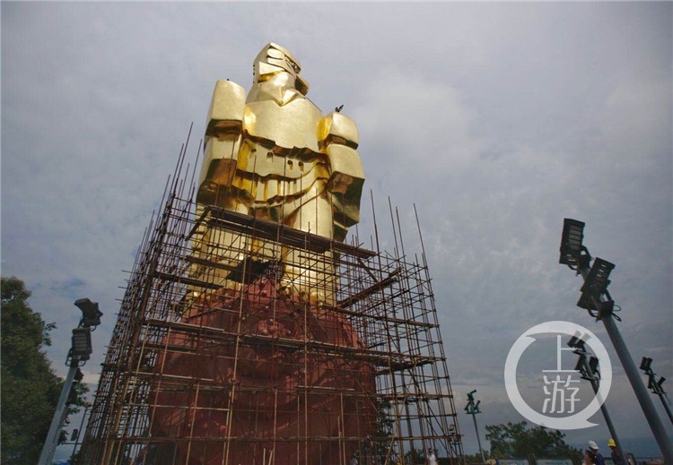 九游欢乐平台：篮球主题的艺术作品拍卖会筹款：用艺术的力量支持篮球公益